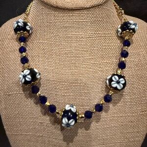 Elegant Floral Beaded Necklace
